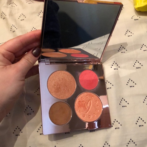 Becca x Chrissy Teigen Glow Face Palette - Picture 3 of 4